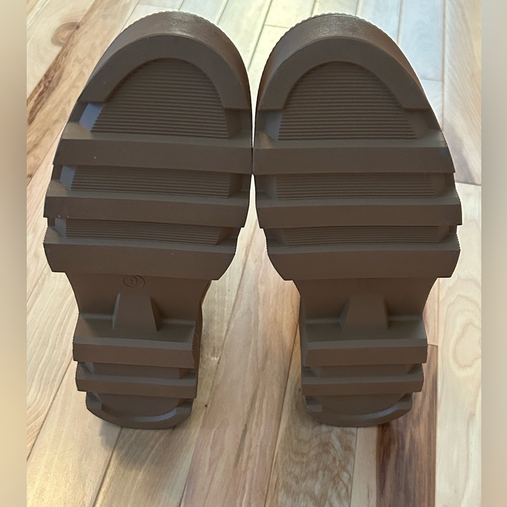 Universal Thread Boots - image 3